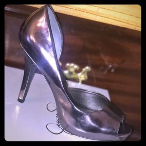 Jessica Simpson pumps!!